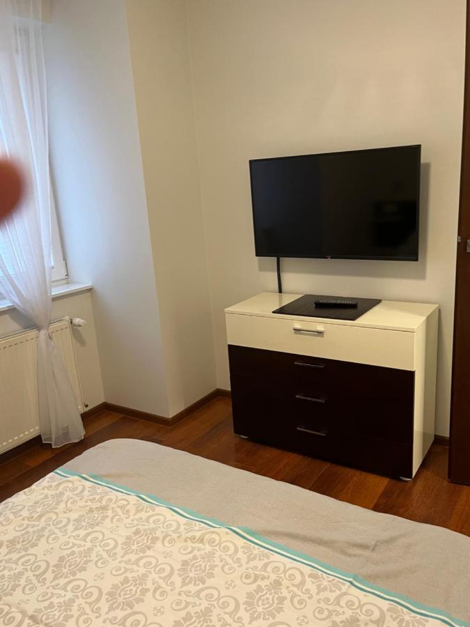 Apartament Esensja II Apartment ชกลาร์สกา ปอเรมบา ภายนอก รูปภาพ